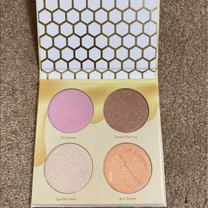 Brand new highlighter palette